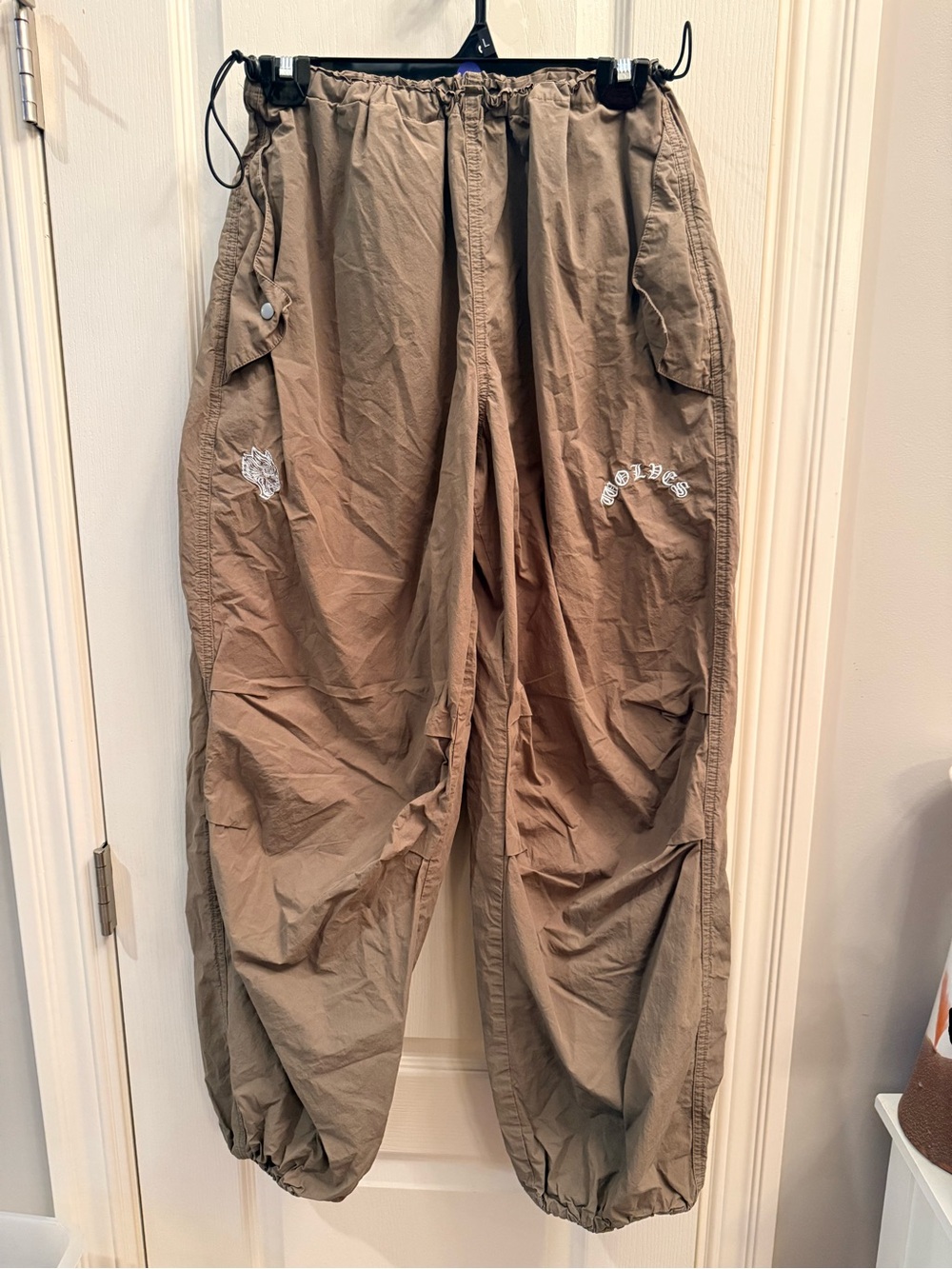Darc Sport She Cargo Pants in Brown with Elastic Ankles. Size small.